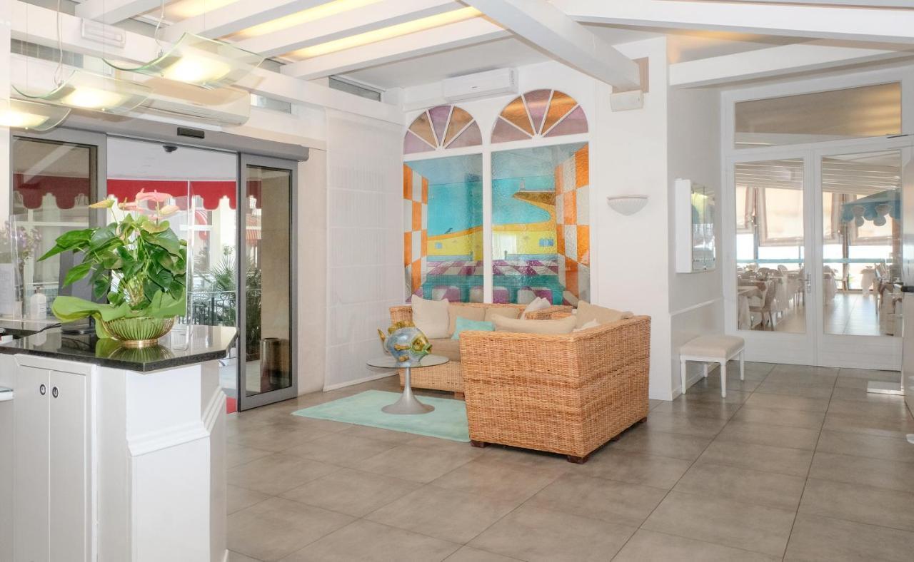 Hotel Manila Lido di Jesolo Bagian luar foto