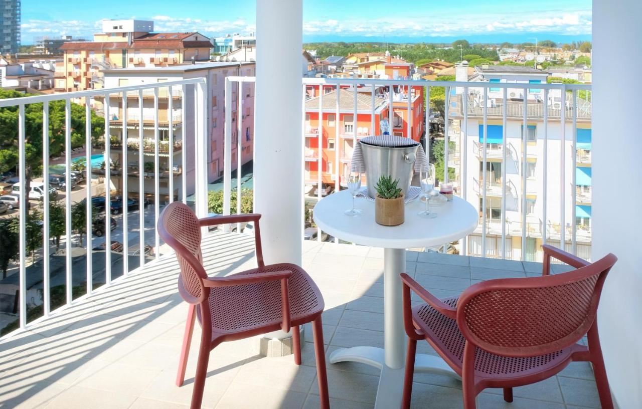 Hotel Manila Lido di Jesolo Bagian luar foto