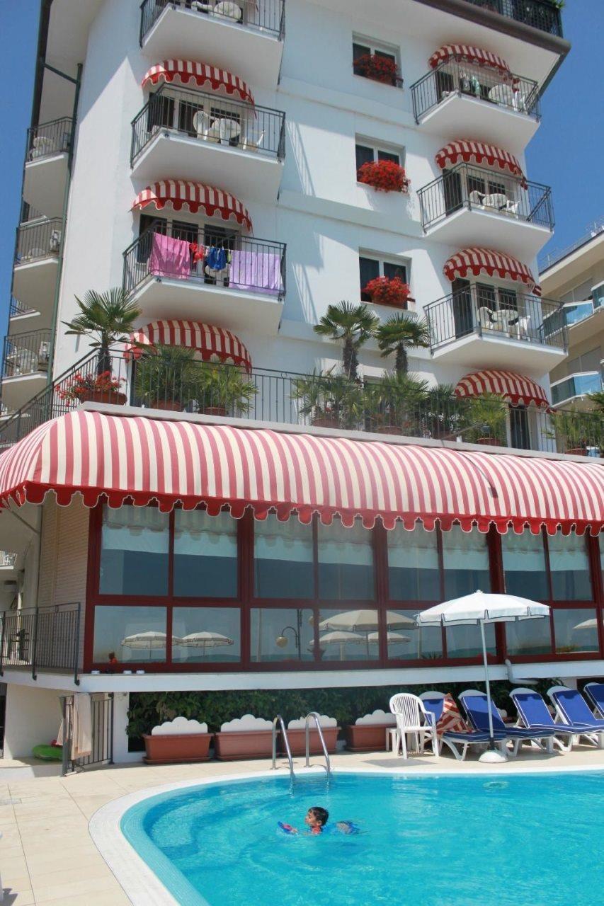 Hotel Manila Lido di Jesolo Bagian luar foto