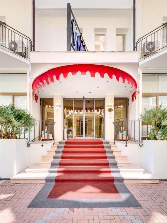 Hotel Manila Lido di Jesolo Bagian luar foto