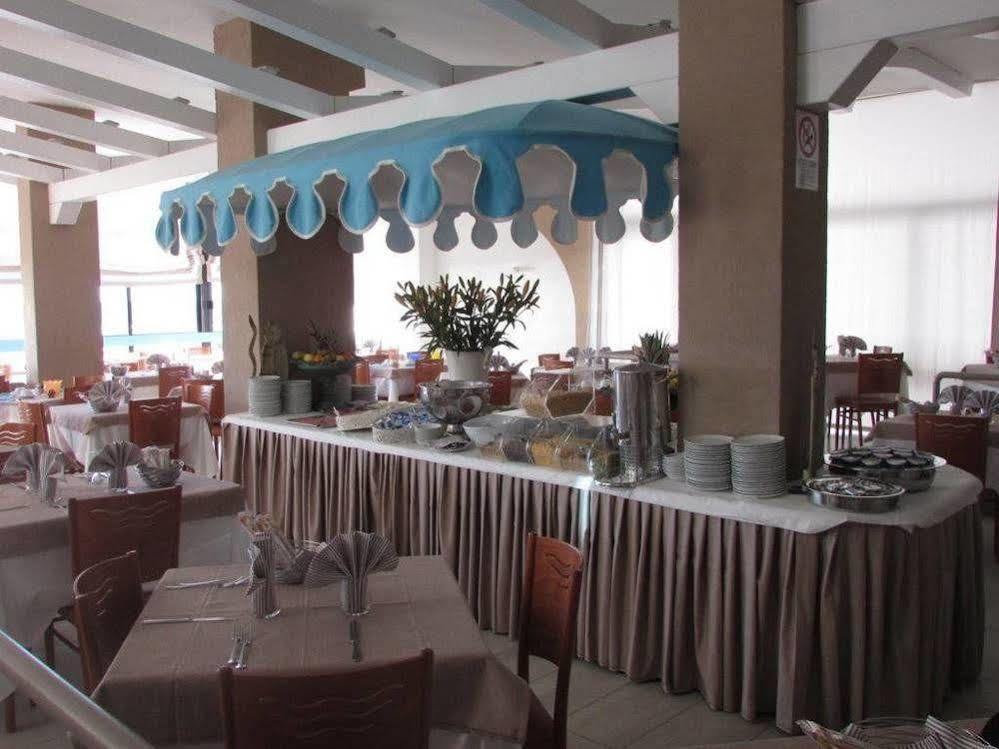 Hotel Manila Lido di Jesolo Bagian luar foto