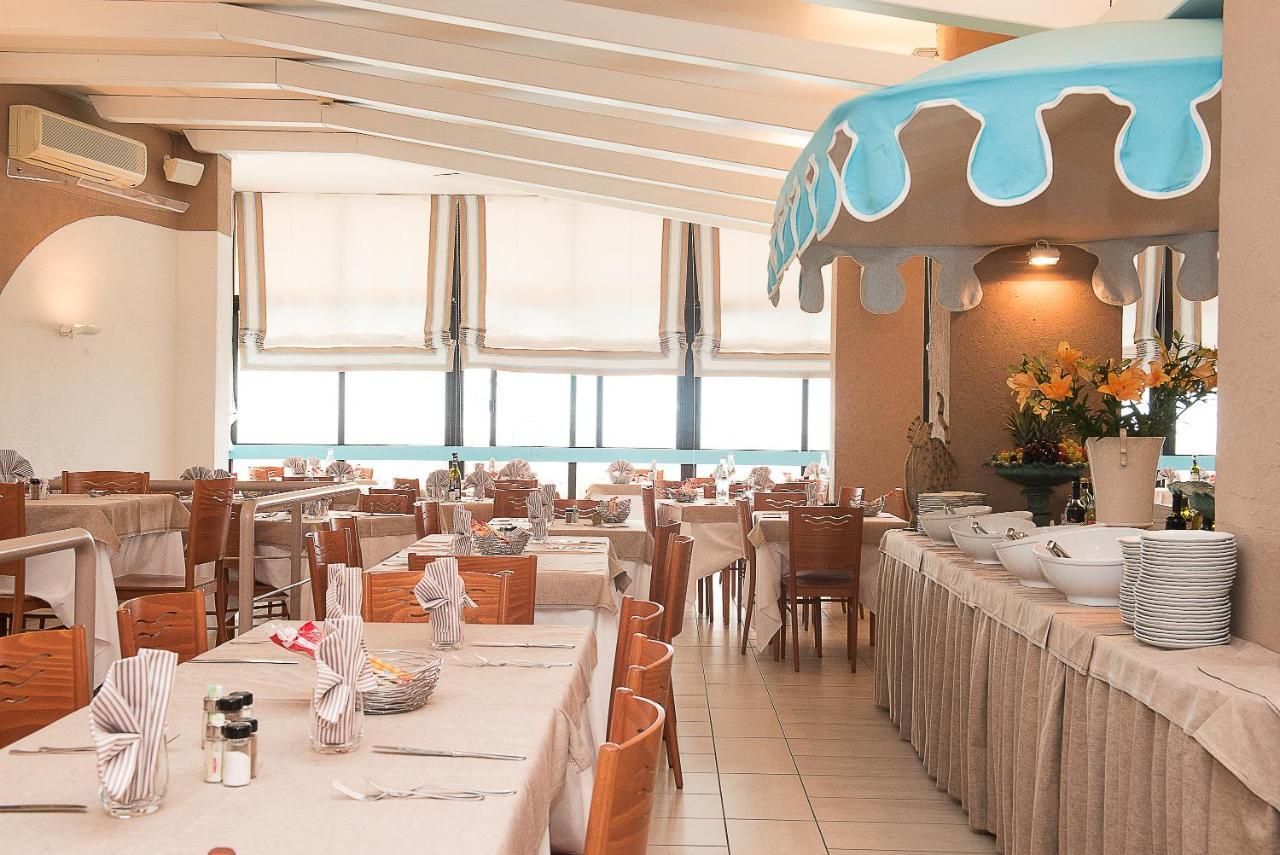 Hotel Manila Lido di Jesolo Bagian luar foto